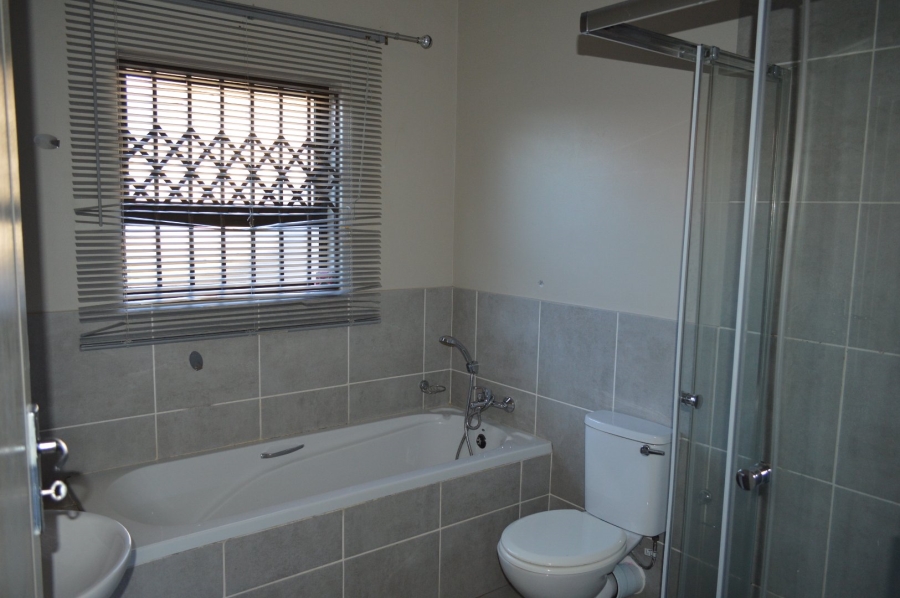 3 Bedroom Property for Sale in Flamwood North West